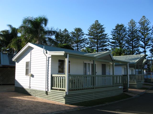 Dunleith Tourist Park - The Entrance: Cottage accommodation ideal for families, couples and singles