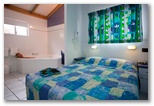 Toowoon Bay Holiday Park - Toowoon Bay: Bedroom with spa