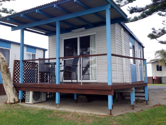 Two Shores Holiday Village, The Entrance NSW - The Entrance: Waterfront Cabin