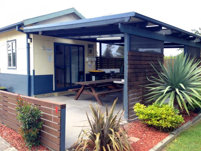 Two Shores Holiday Village, The Entrance NSW - The Entrance: Camp Kitchen