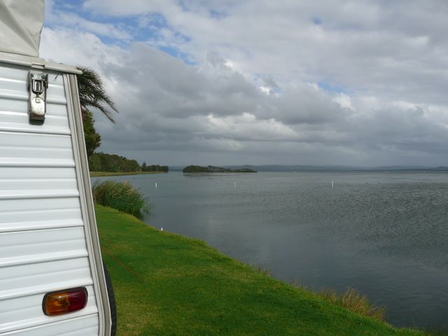 Two Shores Holiday Village, The Entrance NSW - The Entrance: Powered site with expansive lake views