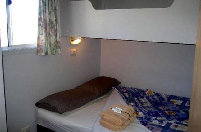 BIG4 Valley Vineyard Tourist Park - Cessnock: Bedroom Easy Access Cottage