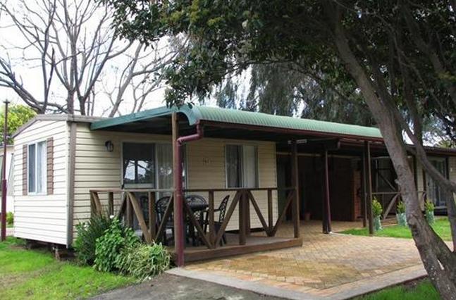 BIG4 Valley Vineyard Tourist Park - Cessnock: Cabin accommodation which is ideal for couples, singles and family groups.