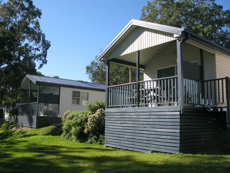 Macquarie Lakeside Village - Chain Valley Bay North: Cottage accommodation, ideal for families, couples and singles