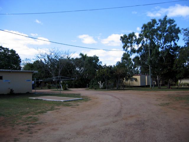 Dalrymple Tourist Van Park - Charters Towers: Gravel roads throughout the park