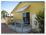 Mexican Tourist Park - Charters Towers: Reception and office
