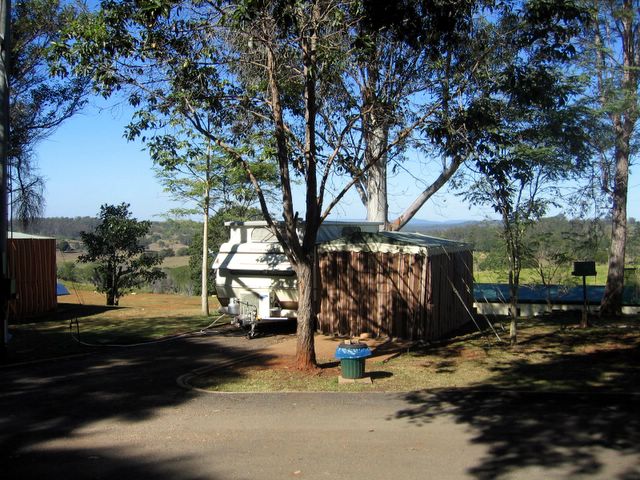 Sugar Bowl Caravan Park - Childers: Powered sites for caravans with valley views