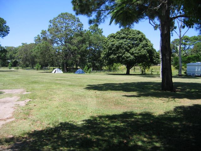 Chinderah Village Caravan Park - Chinderah: Area for tents and campers