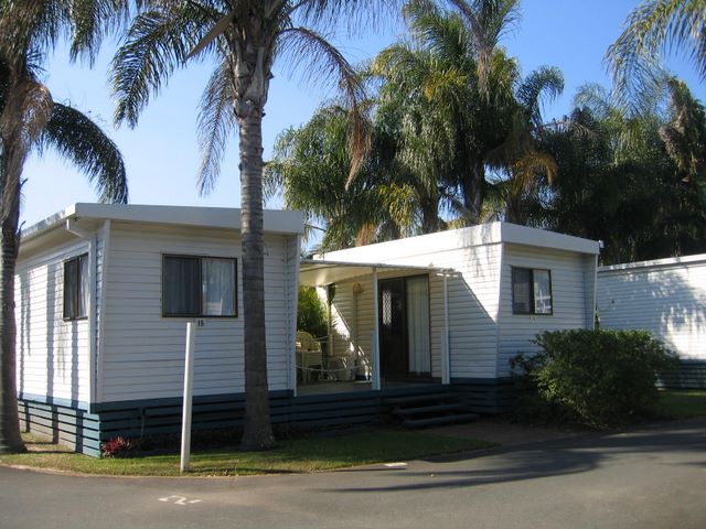 Tweed River Hacienda Holiday Park - Chinderah: Cottage accommodation ideal for families, couples and singles