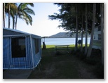 Tweed River Hacienda Holiday Park - Chinderah: Powered sites for caravans with river view