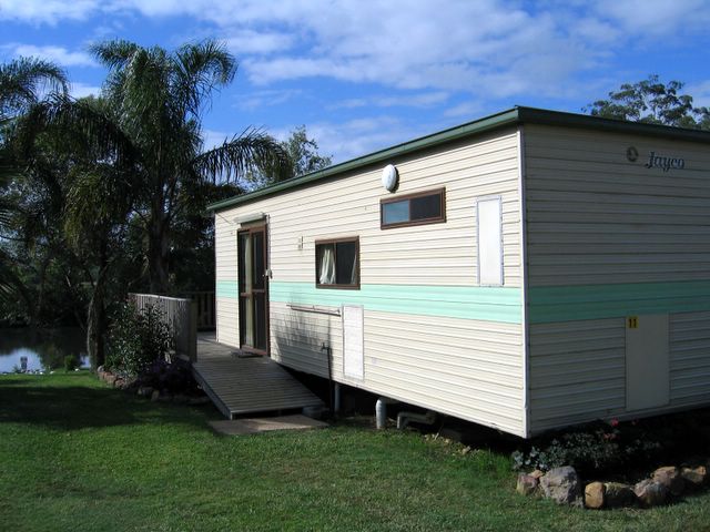 Williams River Caravan Park - Clarence Town: Cottage accommodation ideal for families, couples and singles