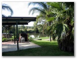 Williams River Caravan Park - Clarence Town: Sheltered BBQ area with the park