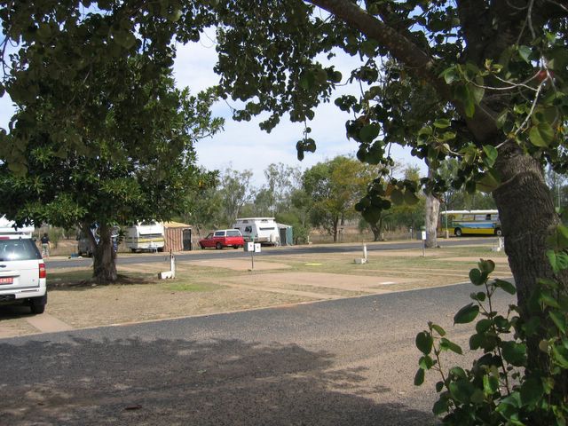 Clermont Caravan Park - Clermont: Powered sites for caravans