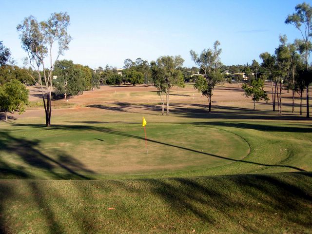 Clermont Golf Course - Clermont: Green on Hole 6