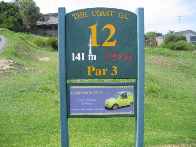 Coast Golf Course - Little Bay: Hole 12 - Par 3, 141 meters