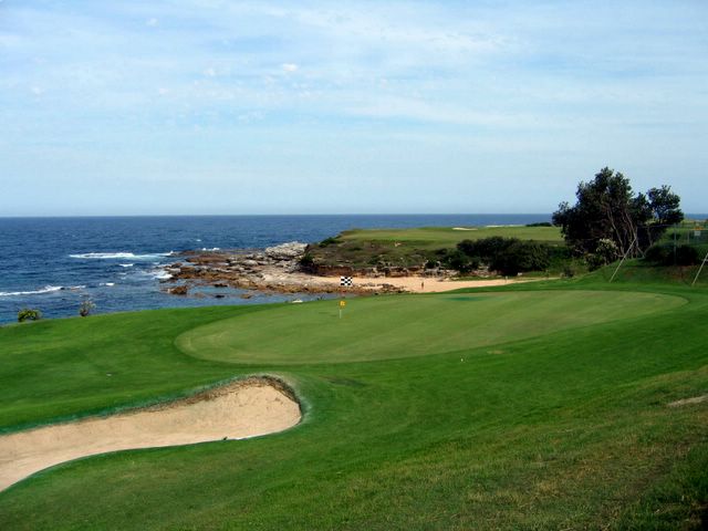 Coast Golf Course - Little Bay: Green on Hole 17