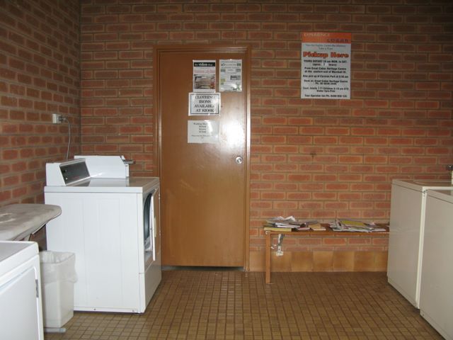 Cobar Caravan Park  - Cobar: Interior of laundry
