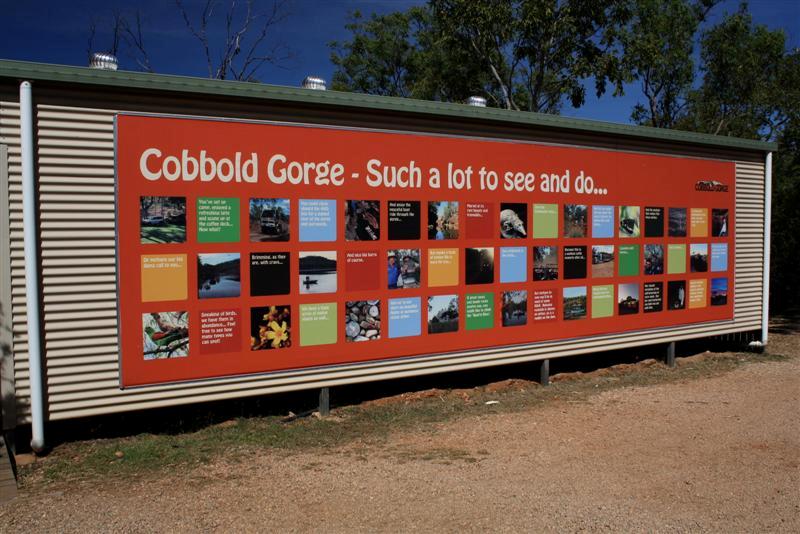 Cobbold Camping Village - Forsayth: Welcome sign
