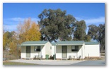 Oasis Caravan Park - Cobram: Cottage accommodation ideal for families, couples and singles