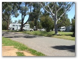 Coffin Bay Caravan & Camping Site - Coffin Bay: Gravel roads throughout the park