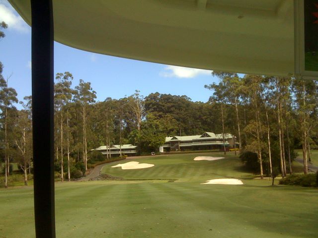 Bonville International Golf Resort - Bonville: Approach to the green on Hole 18