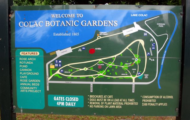 Lake Colac Caravan Park - Colac: The park is adjacent to the Colac Botanic Gardens.
