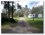 Coleambally Caravan Park - Coleambally: Gravel roads throughout the park