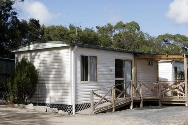 BIG4 Iluka on Freycinet Holiday Park - Coles Bay: Cabin accommodation