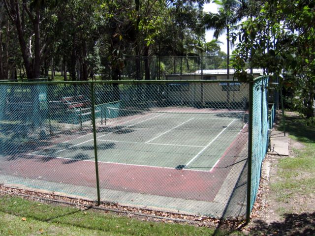 Waterside Cabins at Woolgoolga - Woolgoolga: Tennis court