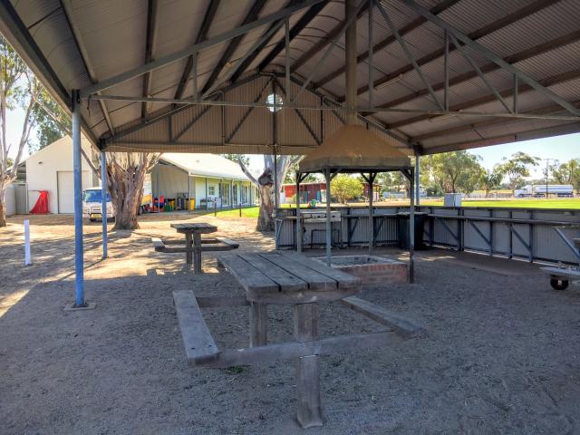 Conargo Sportsground Free Camp - Conargo: Undercover barbecue and picnic area.