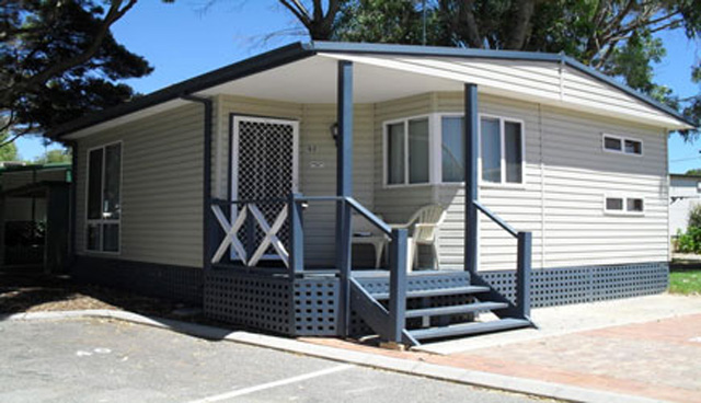 Coogee Beach Holiday Park - Coogee: Deluxe Family Chalet