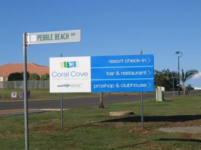 Coral Cove Golf Course - Coral Cove: Coral Cove Golf Course welcome sign