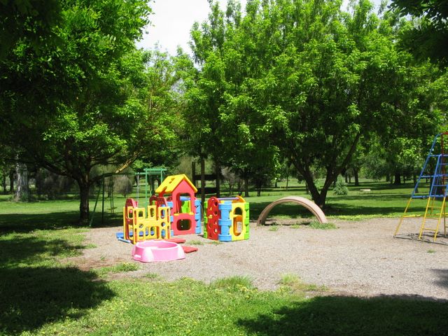 Colac Colac Caravan Park - Colac Colac near Corryong: Playground for children.