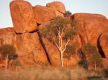 Devils Marbles Campground - Costello: Sunset at Devils Marbles