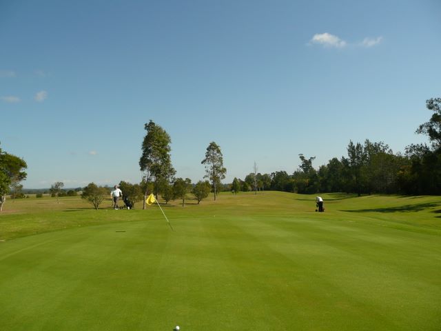 Orara Park Golf Course - Coutts Crossing: Green on Hole 5 looking back along fairway