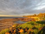 Cowes Caravan Park - Cowes: The beach at sunset