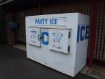 Cowes Caravan Park - Cowes: Ice anyone?