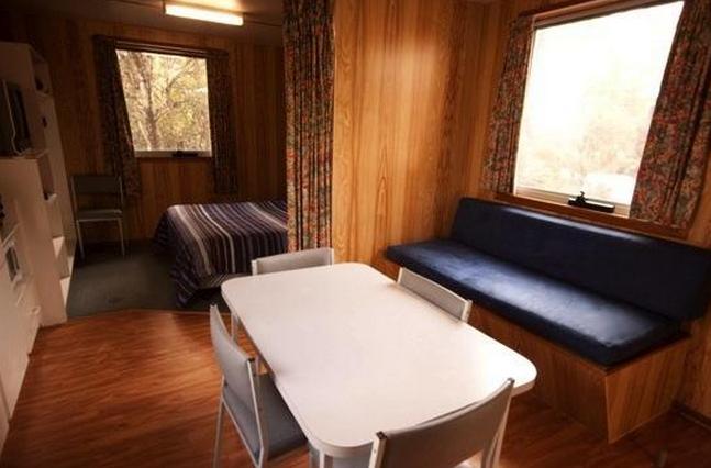 Discovery Holiday Parks - Cradle Mountain - Cradle Mountain: Interior of cabin
