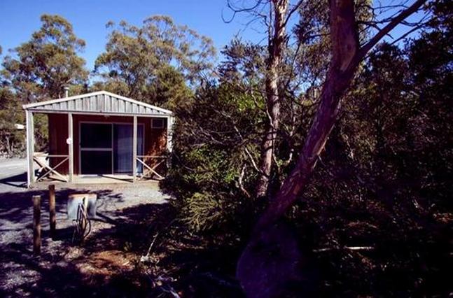 Discovery Holiday Parks - Cradle Mountain - Cradle Mountain: Cabin accommodation which is ideal for couples, singles and family groups.