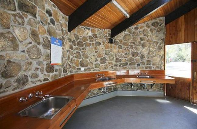Discovery Holiday Parks - Cradle Mountain - Cradle Mountain: Interior of Amenities