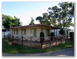 Curlwaa Caravan Park - Curlwaa: Cottage accommodation, ideal for families, couples and singles