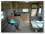Cut Loose RV Fifth Wheelers - Burleigh Heads: Lounge and dining