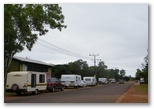 Daly Waters Pub and Caravan Park - Daly Waters: At 10am vans start to arrive for the night.