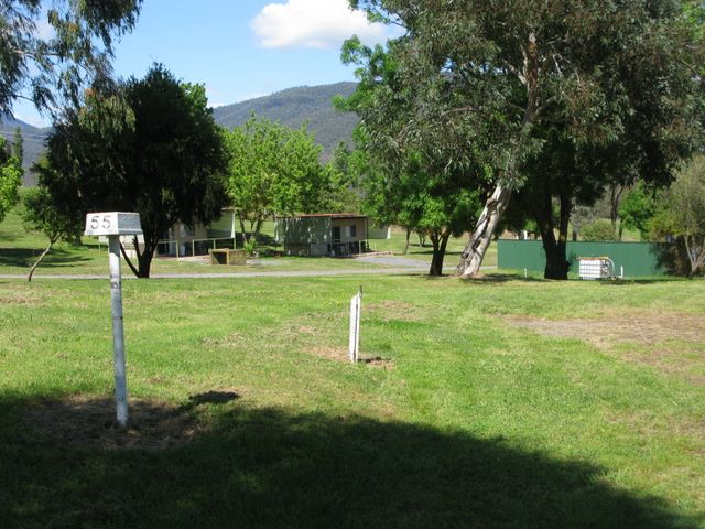 Dartmouth Alpine Caravan Park - Dartmouth: Powered sites for caravans