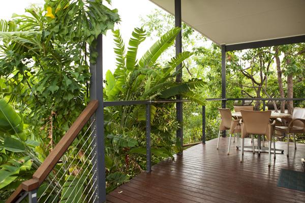 Hidden Valley Tourist Park - Darwin Berrimah: Tropical garden