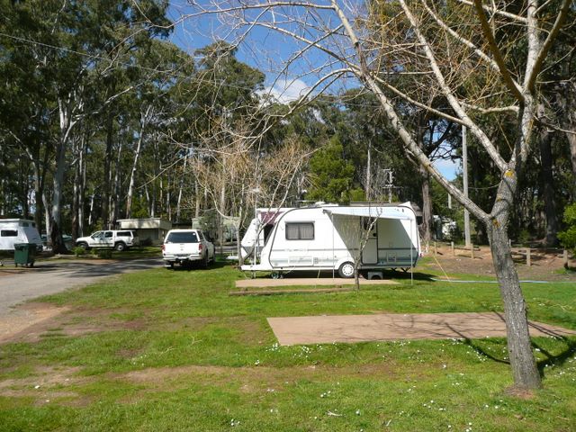 Jubilee Lake Holiday Park - Daylesford: Powered sites for caravans