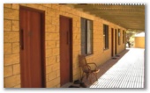 Nanga Bay Resort - Denham: Motel style accommodation