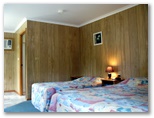 Deniliquin Riverside Caravan Park - Deniliquin: Interior of motel style accommodation