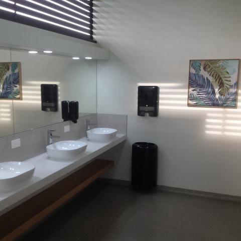 BIG4 Rivershore Resort - Diddillibah: Clean bathroom facilities