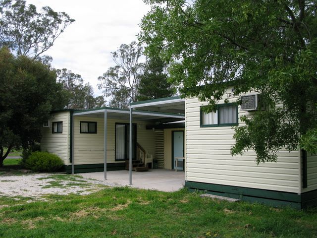Dimboola Caravan Park - Dimboola: Cottage accommodation, ideal for families, couples and singles